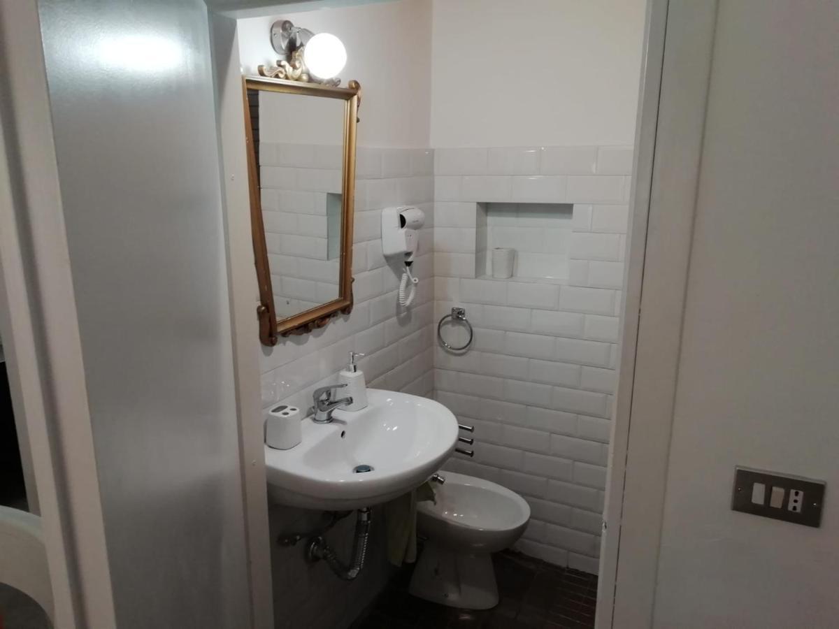 Appartement Rosso Quintino à Bari Extérieur photo